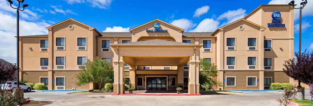 Hotel photo 1 of 14