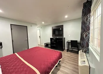 Express Inn & Suites hotel thumbnail 4