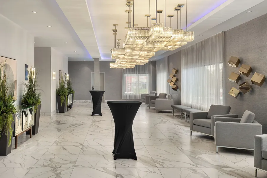 Hampton Inn & Suites by Hilton Montreal-Dorval hotel detail image 2