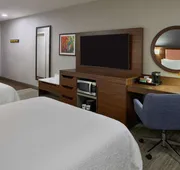Hampton Inn & Suites by Hilton Montreal-Dorval hotel detail image 7