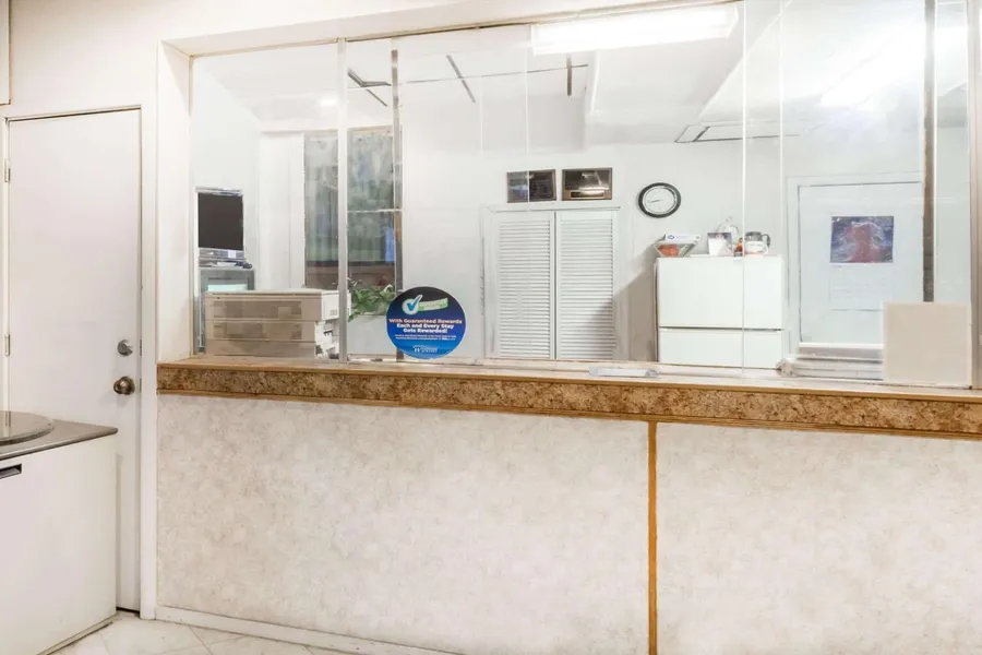 Atlantic Motor Inn hotel detail image 2