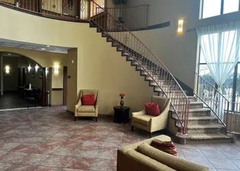 Baymont by Wyndham Cuero hotel thumbnail 4