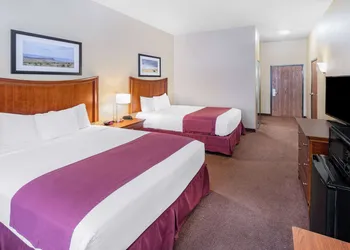 Baymont by Wyndham Cuero hotel thumbnail 6