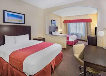Baymont by Wyndham Cuero hotel thumbnail 7