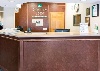 Quality Inn Lakeville North hotel thumbnail 5