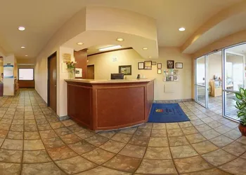 Quality Inn Lakeville North hotel thumbnail 6