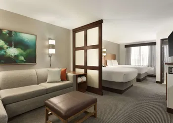 Hyatt Place Portland Airport hotel thumbnail 3