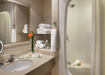 White Oaks Resort & Spa hotel thumbnail 7