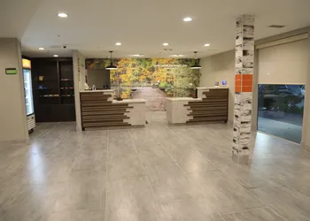 La Quinta Inn & Suites by Wyndham Montgomery hotel thumbnail 2