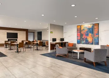 La Quinta Inn & Suites by Wyndham Montgomery hotel thumbnail 4