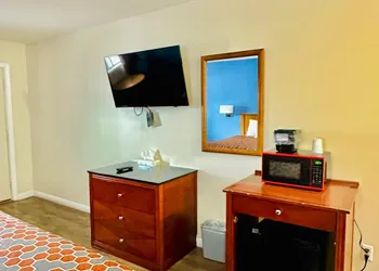 Hampton Motor Inn hotel thumbnail 8
