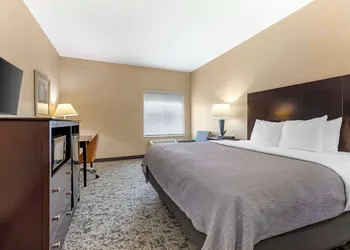 Quality Inn & Suites Groesbeck North hotel thumbnail 4