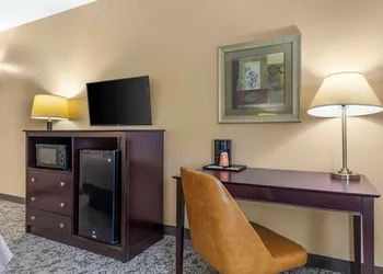 Quality Inn & Suites Groesbeck North hotel thumbnail 6