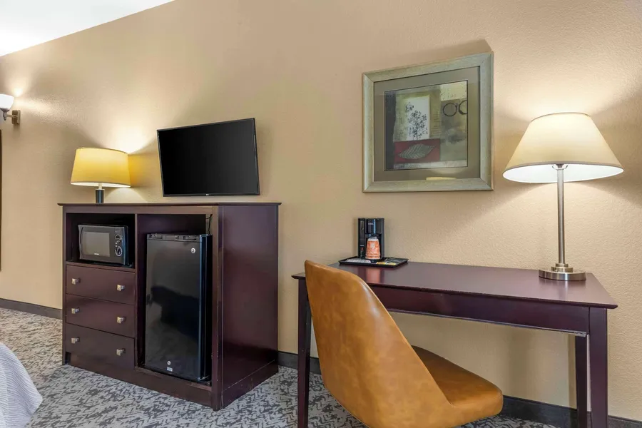 Quality Inn & Suites Groesbeck North hotel detail image 6