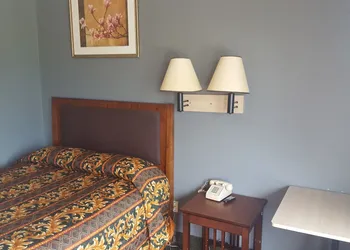Travel Inn hotel thumbnail 6