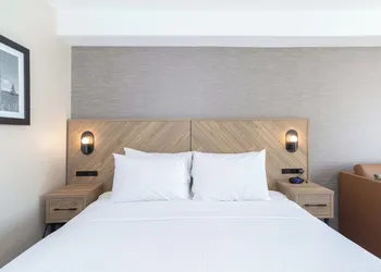 Sandman Hotel & Suites Regina hotel thumbnail 7