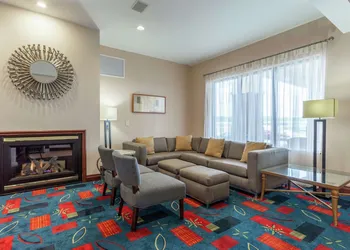 Hampton Inn Jefferson City at Capital Mall hotel thumbnail 2