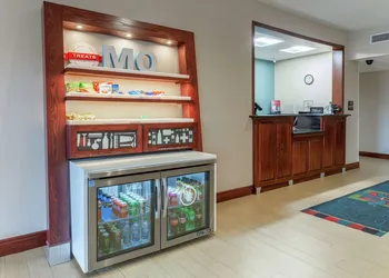 Hampton Inn Jefferson City at Capital Mall hotel thumbnail 4