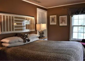 Admiral Peary Inn Bed & Breakfast hotel thumbnail 7