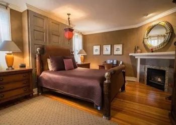 Hidden Garden Cottages & Suites hotel thumbnail 6