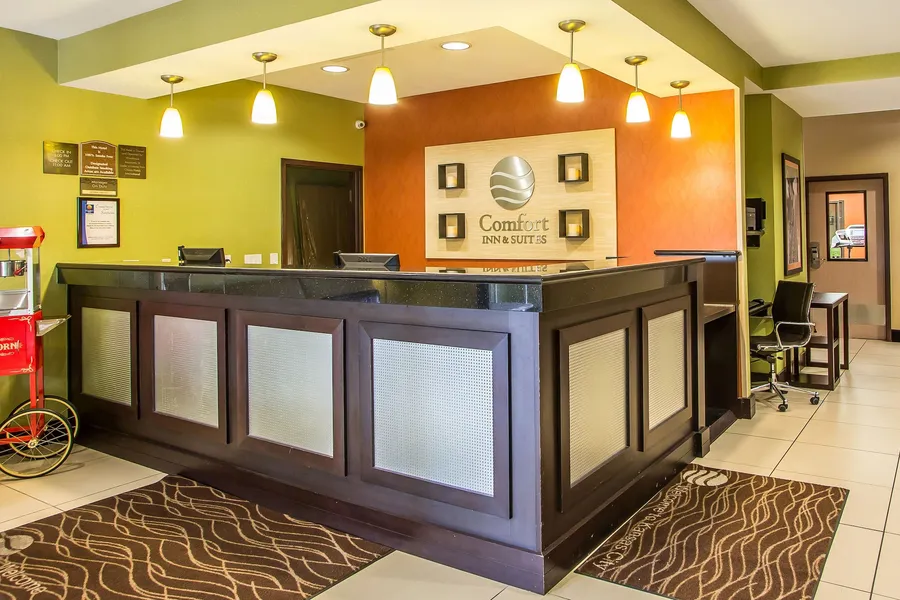 Comfort Inn & Suites Kansas City - Northeast hotel detail image 6