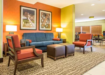 Comfort Inn & Suites Kansas City - Northeast hotel thumbnail 7