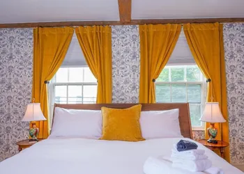 Sally Webster Inn hotel thumbnail 3
