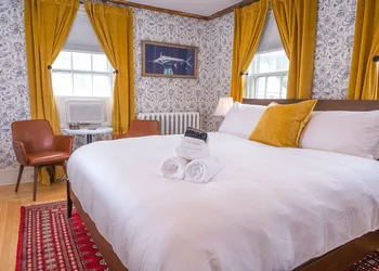 Sally Webster Inn hotel thumbnail 5