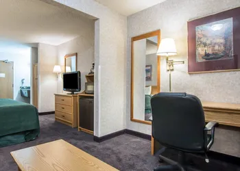 Quality Suites San Diego Otay Mesa hotel thumbnail 5