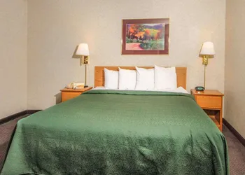 Quality Suites San Diego Otay Mesa hotel thumbnail 8
