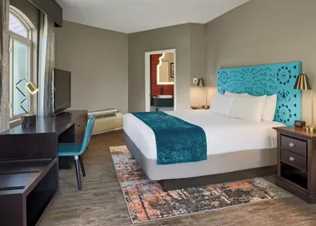Hotel Indigo San Antonio Riverwalk by IHG hotel thumbnail 7