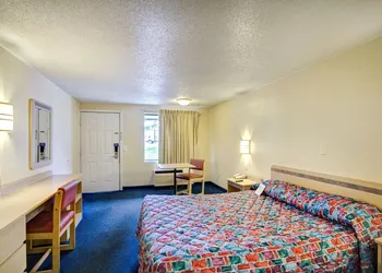Knights Inn Burlington, NC hotel thumbnail 3