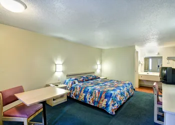 Knights Inn Burlington, NC hotel thumbnail 5