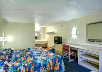 Knights Inn Burlington, NC hotel thumbnail 7