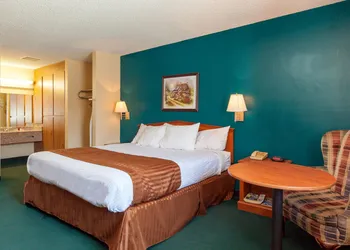 Americas Best Value Inn & Suites Bakersfield Central hotel thumbnail 5