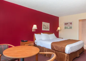 Americas Best Value Inn & Suites Bakersfield Central hotel thumbnail 8