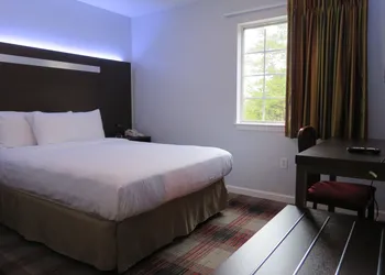 Luxbury Inn & Suites hotel thumbnail 3