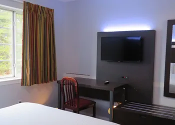 Luxbury Inn & Suites hotel thumbnail 4