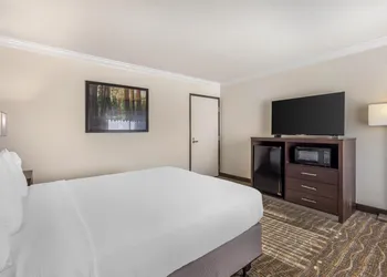 Best Western Town & Country Lodge hotel thumbnail 6