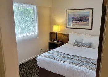 Recreation Inn & Suites hotel thumbnail 3