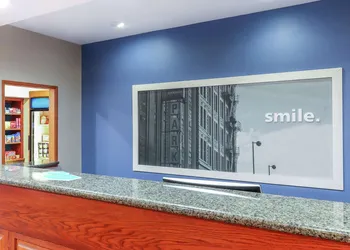 Hampton Inn Heath-Newark hotel thumbnail 4
