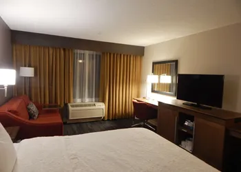 Hampton Inn Heath-Newark hotel thumbnail 6
