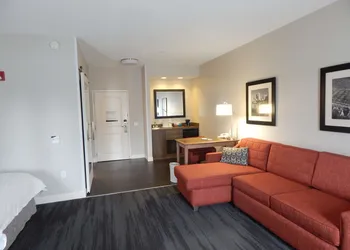 Hampton Inn Heath-Newark hotel thumbnail 8