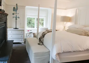 Farmhouse Inn hotel thumbnail 3
