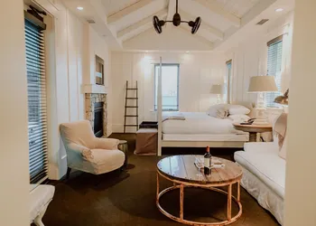 Farmhouse Inn hotel thumbnail 5