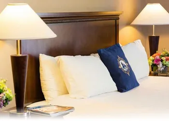 Salem Waterfront Hotel & Suites hotel thumbnail 6