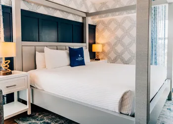 Salem Waterfront Hotel & Suites hotel thumbnail 7