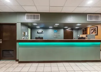 Quality Inn & Suites Albert Lea hotel thumbnail 4