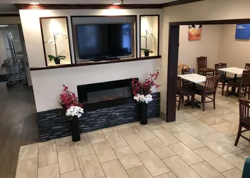 Baymont by Wyndham Grand Rapids Airport hotel thumbnail 2