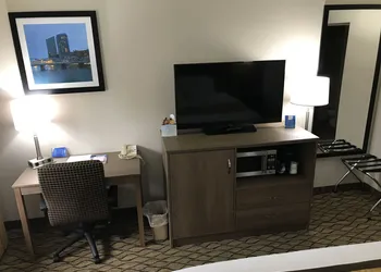 Baymont by Wyndham Grand Rapids Airport hotel thumbnail 8